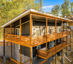 Modern Cabin in Gatlinburg Sauna Smoky Mountains